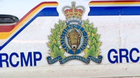 Parts of Parkland County asked to shelter in place, 2 suspects armed and dangerous