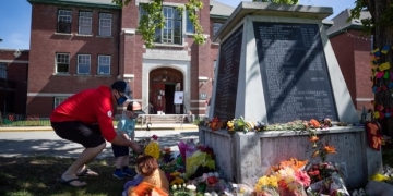 Tk'emlúps te Secwépemc holding news conference as memorial grows near Kamloops residential school