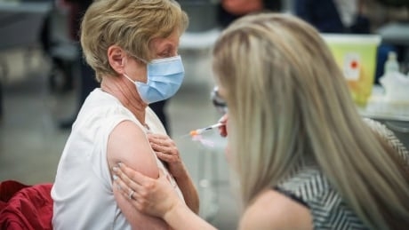 More than 120K Albertans book second dose appointments on opening day