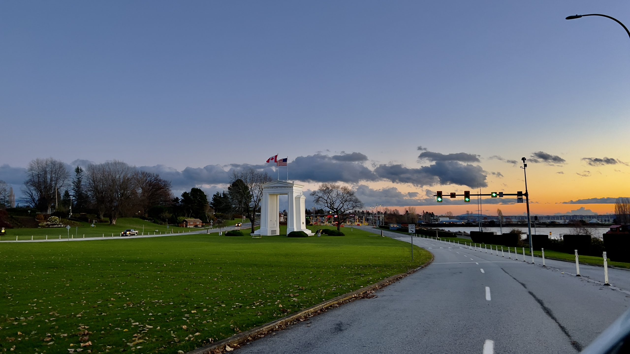 Canada/American Border - Peace Arch. - Nov. 2021 | Photo by Eric Boland (WNews/PNG)