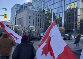 Freedom Convoy enter second day of protest in Ottawa