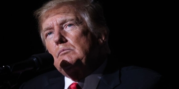 House Oversight Committee asks National Archives for torn-up Trump documents in new records request