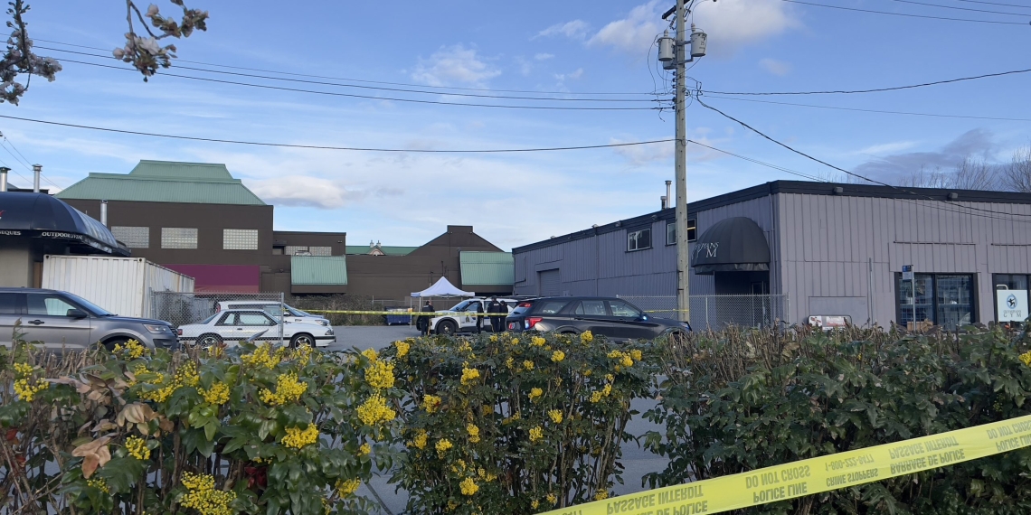 Police Investigating deadly daytime shooting at Maple Ridge Gym