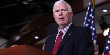 Rep. Mo Brooks says he's willing to testify in public as Jan. 6 committee prepares to reissue him a subpoena