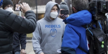 Former West Virginia lawmaker sentenced for role in January 6 riot