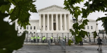 Gallup: Record low 25% of Americans have confidence in Supreme Court