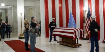 Last WWII Medal of Honor recipient to lie in honor at US Capitol