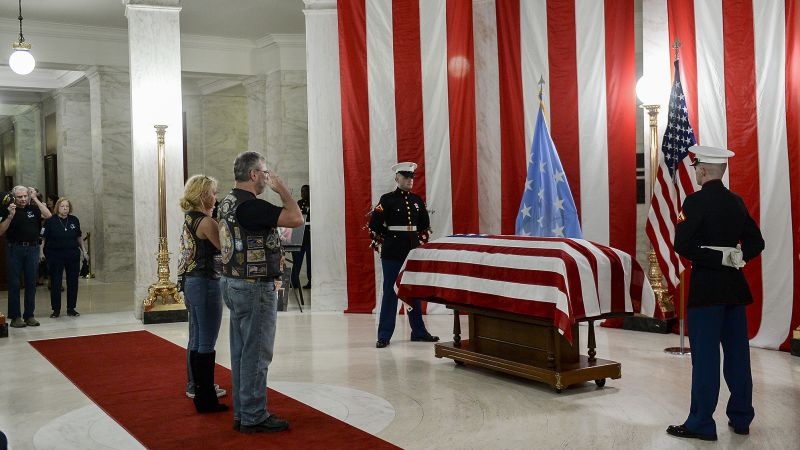 Last WWII Medal of Honor recipient to lie in honor at US Capitol
