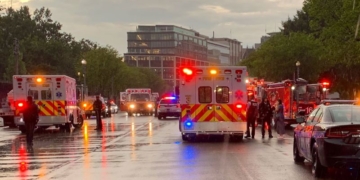 Four people in critical condition after lighting strike near White House