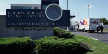 FBI investigating 'unprecedented' number of threats against bureau in wake of Mar-a-Lago search