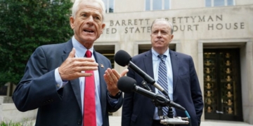 Peter Navarro asks court to dismiss contempt case against him
