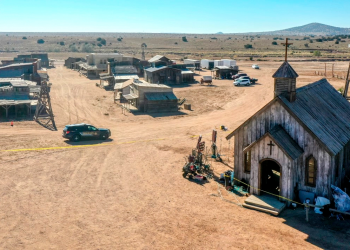 28 – Alec Baldwin fatally shoots woman and Injured men with prop gun on film set for Rust